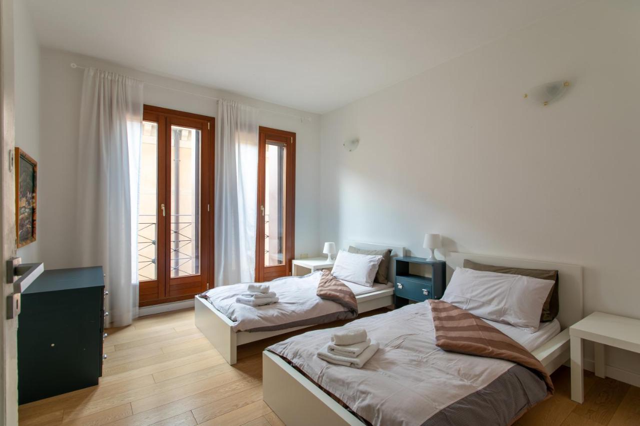 Venice Lance With Lift, 2 Minutes Walk From The Train Station מראה חיצוני תמונה