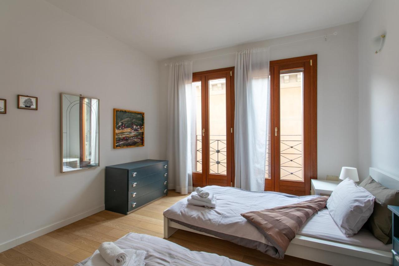 Venice Lance With Lift, 2 Minutes Walk From The Train Station מראה חיצוני תמונה